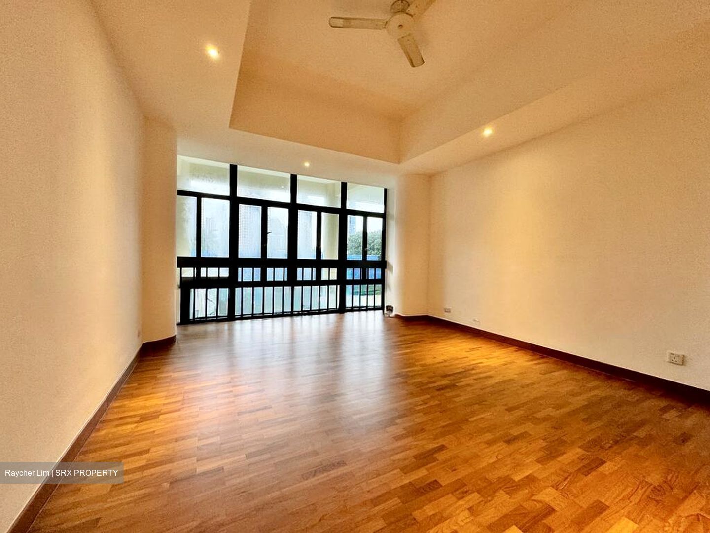 The Colonnade (D10), Condominium #521647331